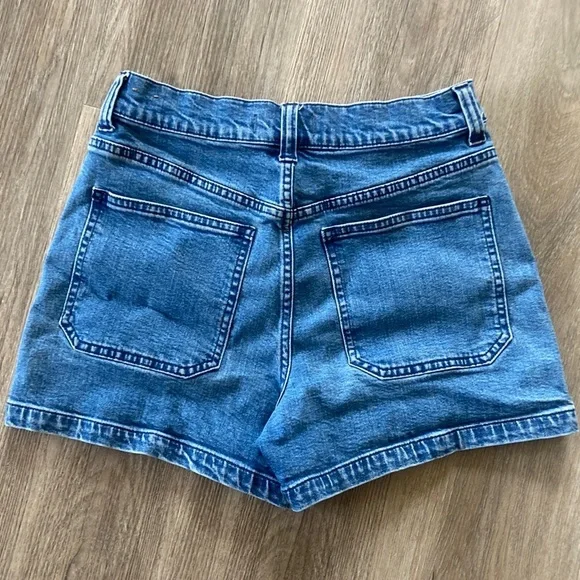 Madewell High Rise Jean Shorts Patch Pocket Edition - Picture 3 of 9